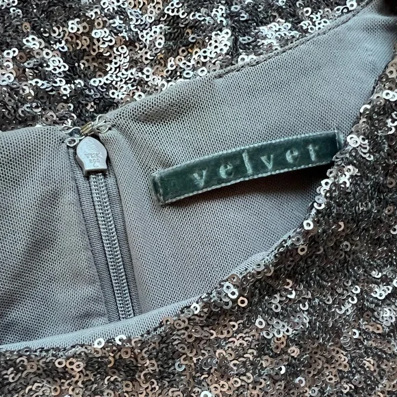 Velvet Silver Sequin Short Sleeve T-Shirt - Picture 8 of 10